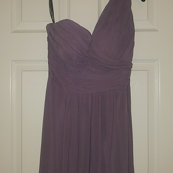 Beautiful lilac 1 shoulder gown - Picture 2 of 5